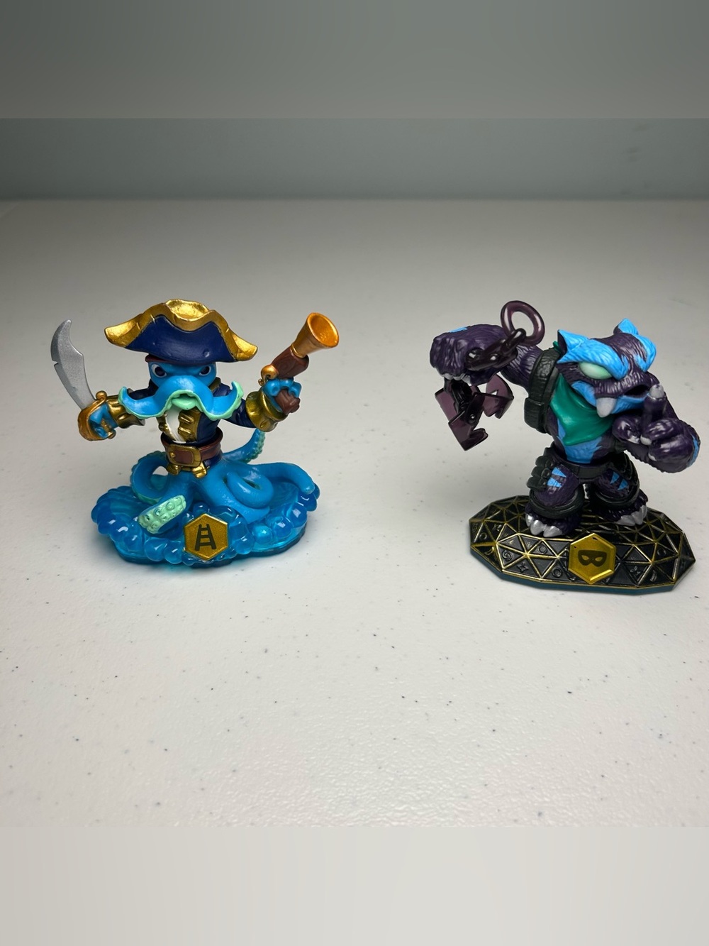 Skylanders Swap Force Lot of 2 Characters Wash Buckler & Trap Shadow Tested